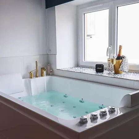 Saphir - Jacuzzi Et Sauna * Saint-Etienne (Loire)