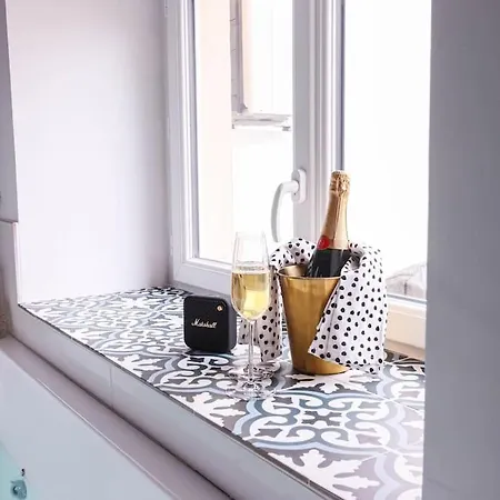 Saphir - Jacuzzi Et Sauna Apartment