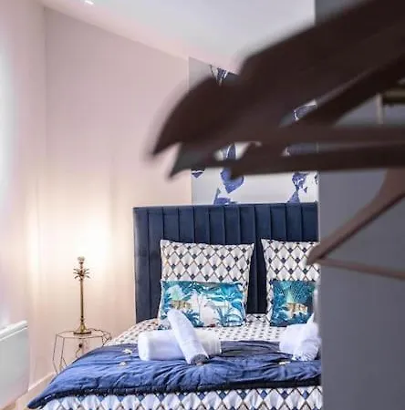 Saphir - Jacuzzi Et Sauna Apartment