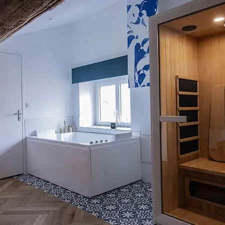 Saphir - Jacuzzi Et Sauna * Saint-Etienne (Loire)
