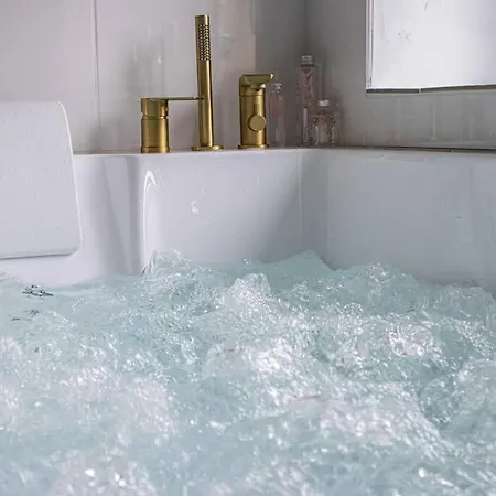 Saphir - Jacuzzi Et Sauna Apartment